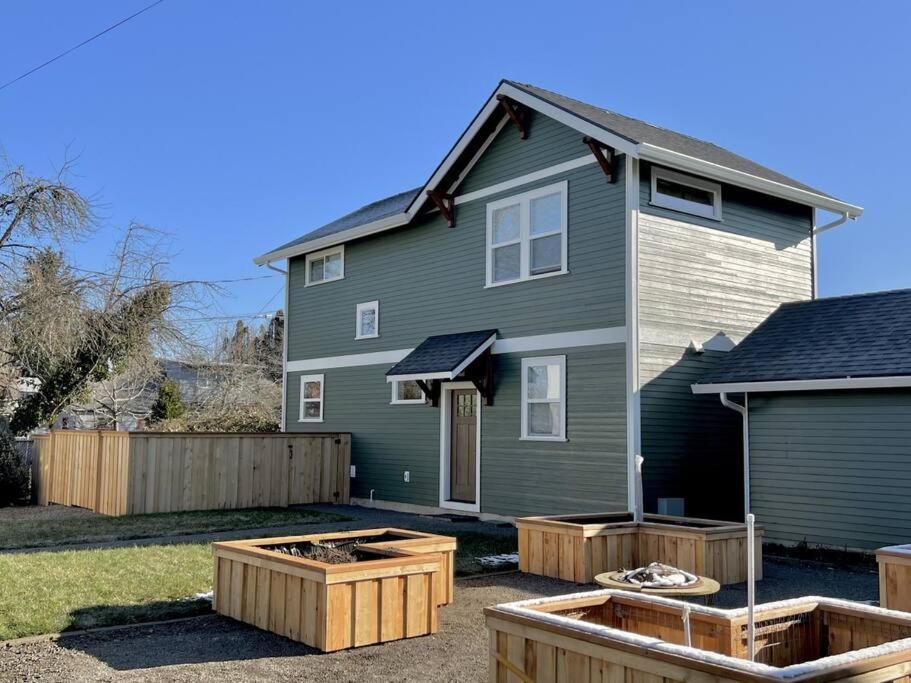 Brand New Custom Built Cottage In Downtown W/Pool! Salem Exterior foto